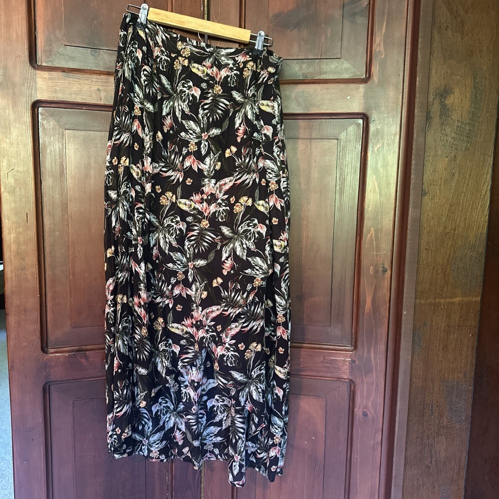 Womems Style & Co Long tiered lined skirt Large - Tropical flowy Elastic EUC